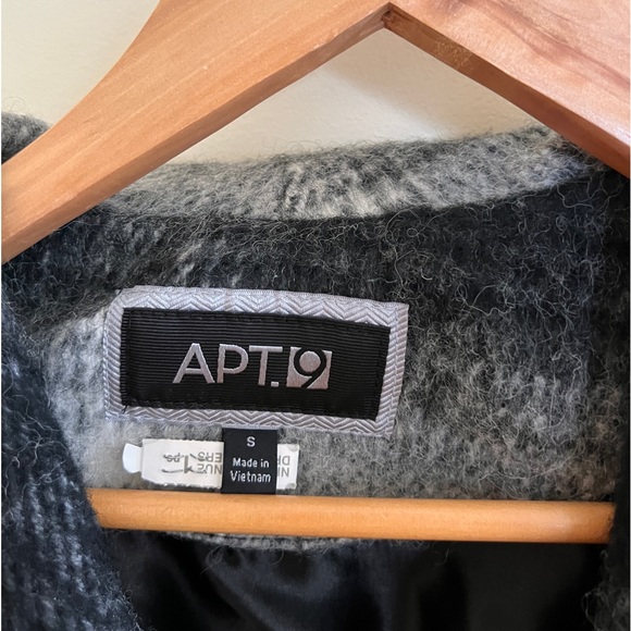 Fuzzy black and white ombre long coat from Apt. 9 - Picture 5 of 6